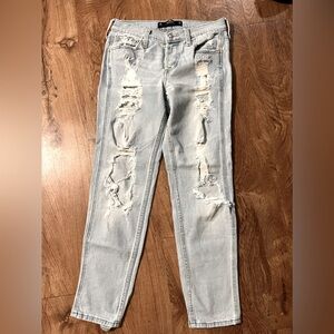 HOLLISTER